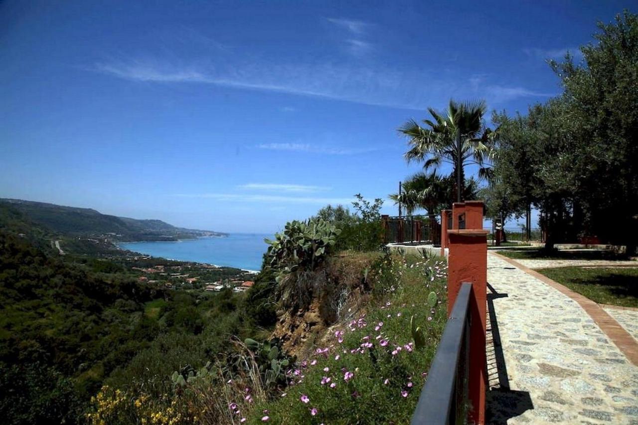 Residenza Mediterranea แซมโบรเน ภายนอก รูปภาพ