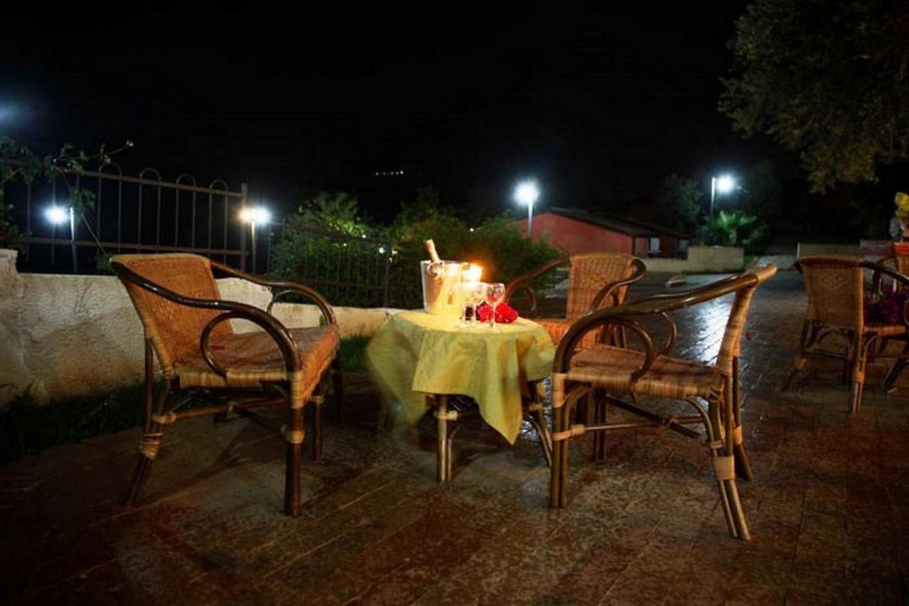 Residenza Mediterranea แซมโบรเน ภายนอก รูปภาพ